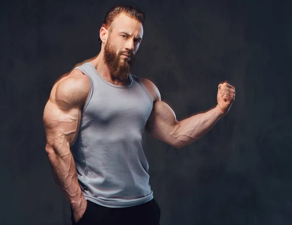 Portrait Bodybuilder Barbu Brutal Vêtu Une Chemise Sans Manches Isolée — Photo