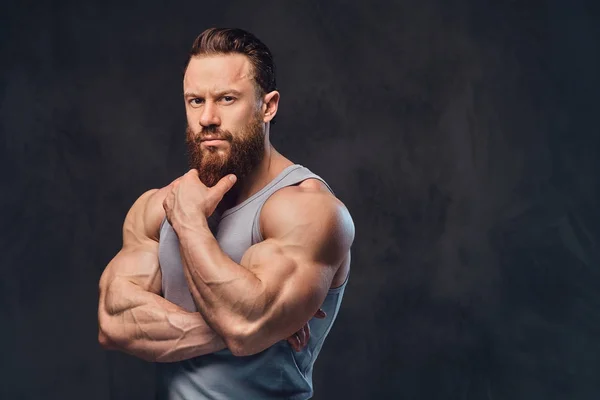 Portrait Bodybuilder Barbu Brutal Vêtu Une Chemise Sans Manches Isolée — Photo