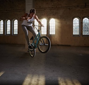 BMX dublör ve atlama binme