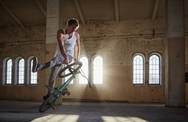 BMX dublör ve atlama binme