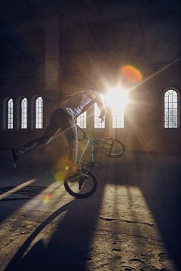 BMX dublör ve atlama binme 