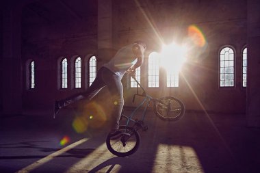 BMX dublör ve atlama binme 