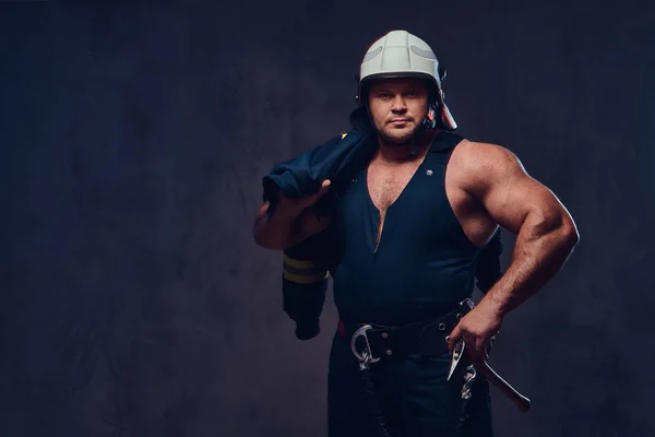 Brutale Pompiere Vestito Con Gilet Biancheria Intima Casco Bianco Pompiere — Foto Stock