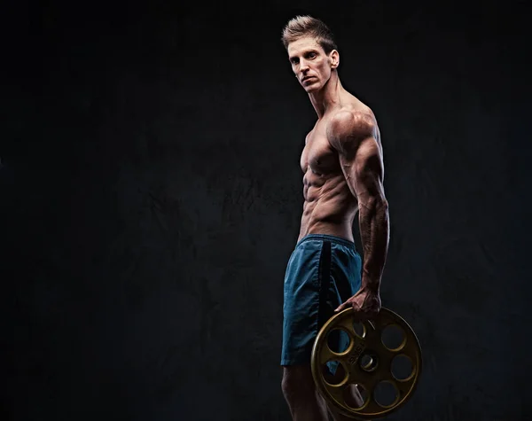 Studiový Portrét Ectomorph Shirtless Atletický Muž Drží Hmotnost Činka Nad — Stock fotografie