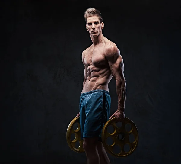 Studiový Portrét Ectomorph Shirtless Atletický Muž Drží Hmotnost Činka Nad — Stock fotografie