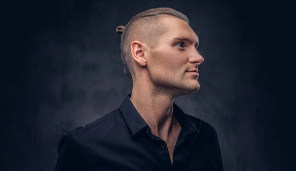 Retrato de estúdio de um homem bonito . — Fotografia de Stock