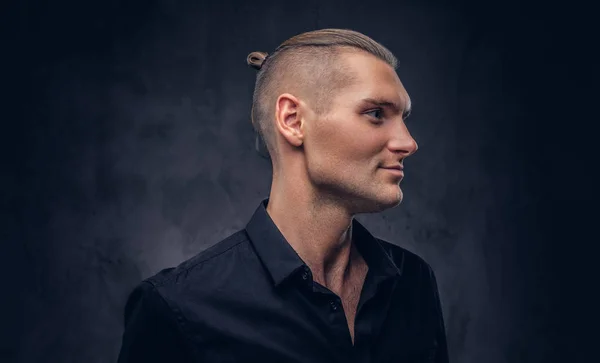 Retrato de estúdio de um homem bonito . — Fotografia de Stock