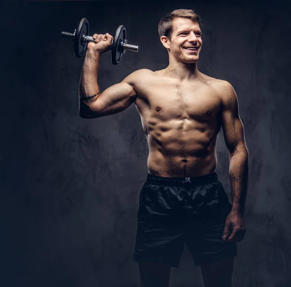 Estúdio Retrato Atlético Sem Camisa Sorridente Tatuado Macho Vestido Com — Fotografia de Stock