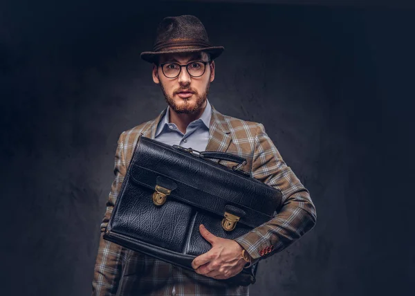 Bearded Man Wearing Casual Suit Hat Glasses Holds Suitcase — Stock Photo, Image