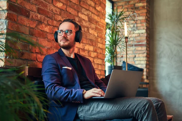 Porträt Eines Gutaussehenden Bärtigen Mannes Vintage Business Kleidung — Stockfoto