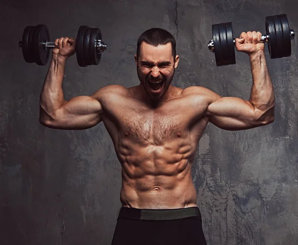 Studioporträt Eines Bärtigen Brutalen Mannes Isoliert Auf Grauem Hintergrund — Stockfoto