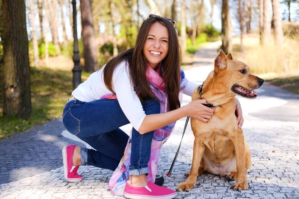 Stile Vita All Aperto Ritratto Una Bella Ragazza Godersi Natura — Foto Stock