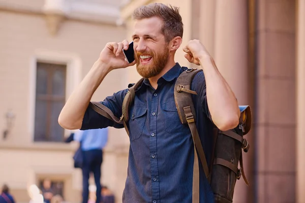 Handsome Bearded Male Tourist Casual Clothes Talking Phone — Stock Photo, Image