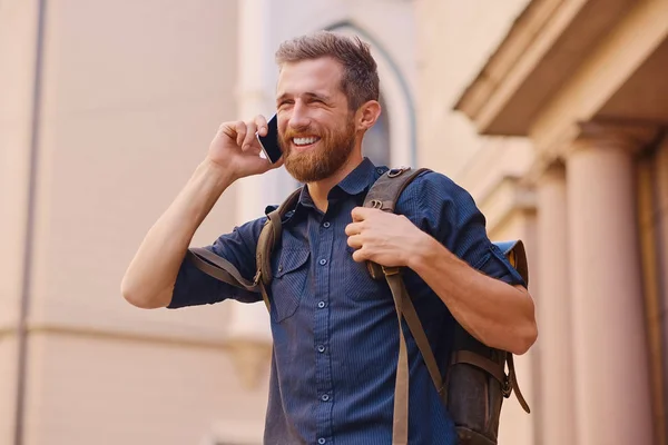 Handsome Bearded Male Tourist Casual Clothes Talking Phone — Stock Photo, Image