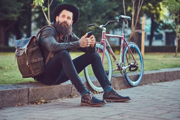 Handsome Hipster Traveler Stylish Beard Tattoo His Arms Dressed Casual — Stock Photo, Image