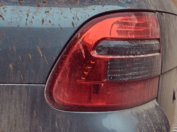 Nahaufnahme Eines Schmutzigen Autos Nach Einer Fahrt Durch Die Landschaft — Stockfoto