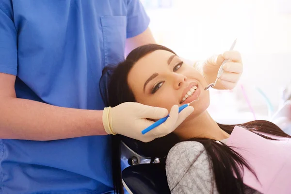 Beauty Brunette Having Teeth Examined Dentists — Stock Photo, Image