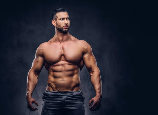 Retrato Hombre Enorme Sin Camisa Con Cuerpo Musculoso Con Corte —  Fotos de Stock