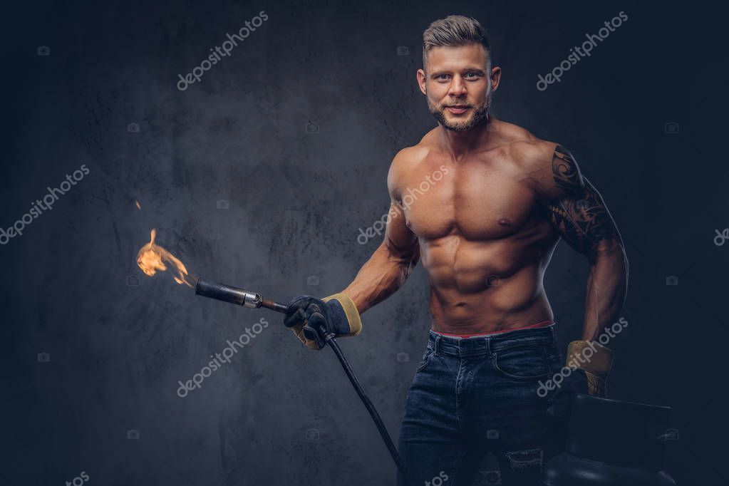 Пожарные голый торс. Маска сварщика. Сварщик мускулистый. Сварщик фильм. Сварщик стриптизер.