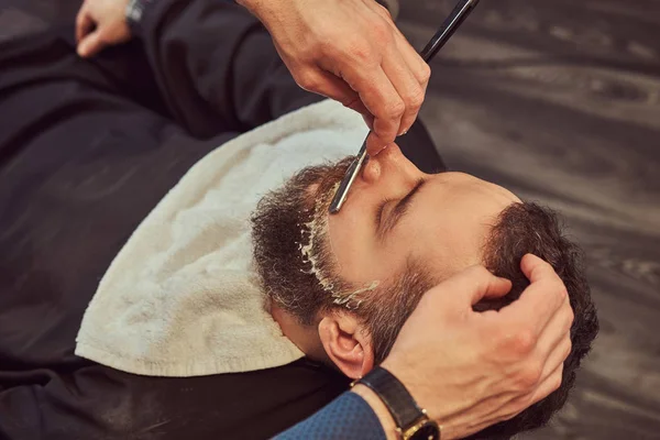 Peluquería Profesional Modelando Barba Peluquería Foto Primer Plano —  Fotos de Stock