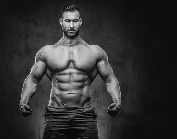 Porträt Eines Hemdlosen Großen Mannes Mit Muskulösem Körper Mit Stylischem — Stockfoto