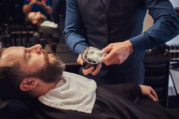 Master Hairdresser Prepares Face Shaving Deals Foam — Stock Photo, Image