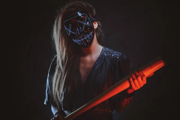 Retrato de mulher em máscara assustadora — Fotografia de Stock