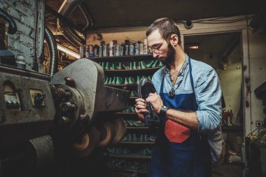 Bir çift çizme oluşturma süreci