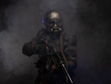 Sisli ve dumanlı bir Cyborg