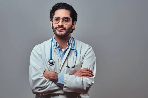 Retrato de jovem médico atraente em óculos — Fotografia de Stock