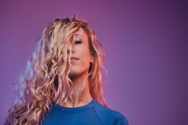 Güzel bir sportif kadın portresi