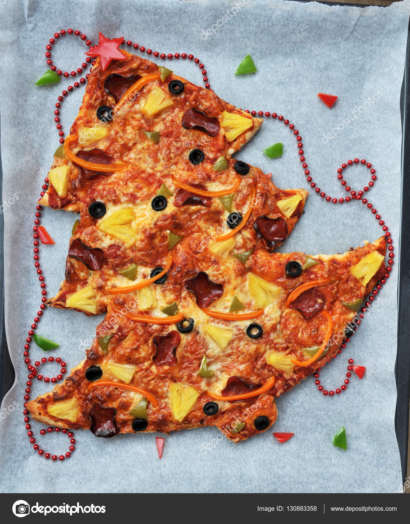Christmas tree pizza Festive food idea — Stock Photo © jularte 130883358