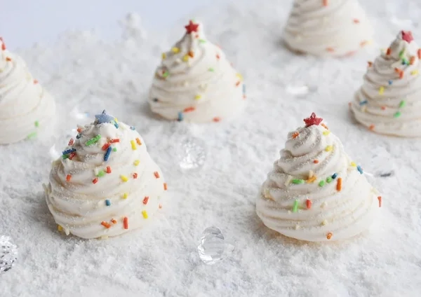 Idea de comida creativa - árbol de Navidad merengue — Foto de Stock