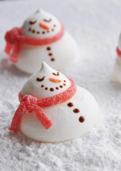 Рождественский десерт - Смешной снеговик — стоковое фото