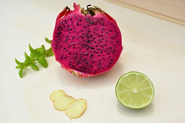 Kıyılmış Pitahaya - kırmızı iç