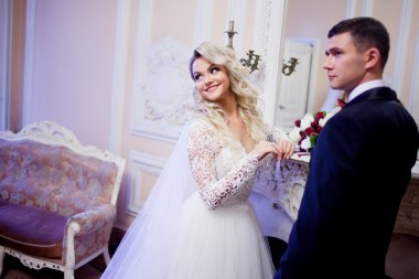 Güzel genç çift, gelin ve damat.