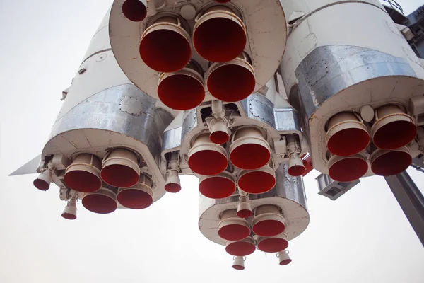 Detalle del motor del cohete espacial. Parte del cohete, primer plano, ciencia y tecnología —  Fotos de Stock