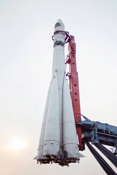 De raketmotor van de ruimte. Raket, wetenschap en technologie — Stockfoto