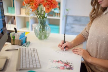 Eller işareti el ofis tarafından kartpostal closeup