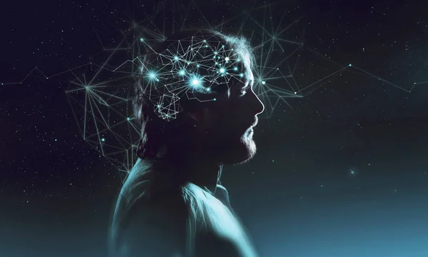 Профіль бородатого чоловіка з символьними нейронами в мозку. Мислення як зірки, космос всередині людини, фонове нічне небо — стокове фото
