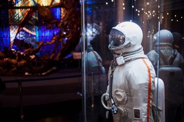 Moskva, Ryssland - 6 September 2015: Sovjetisk kosmonaut dummy i kostym, Museum of rymdpionjär — Stockfoto