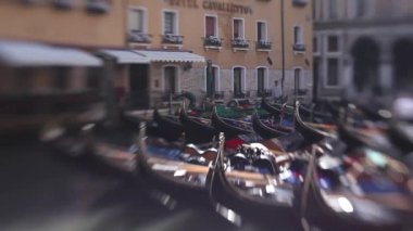 Venedik gondol üzerinde görüntüleyin. Üst karakter etkisi eğ. Sabah güneşi, ışığın kırılma