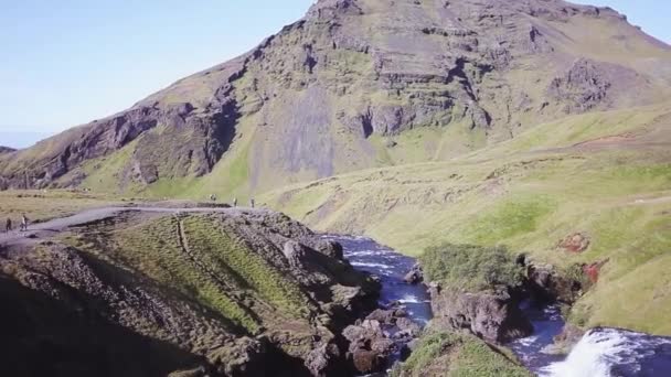 Panorama del río de montaña, hermosa naturaleza de Islandia — Vídeo de stock