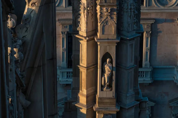 Esculturas en la fachada del Duomo de Milán —  Fotos de Stock