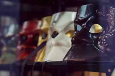 Venedik Maske, mağazası