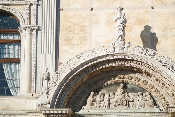 Venecia, Italia, fragmentos de arquitectura en la ciudad —  Fotos de Stock