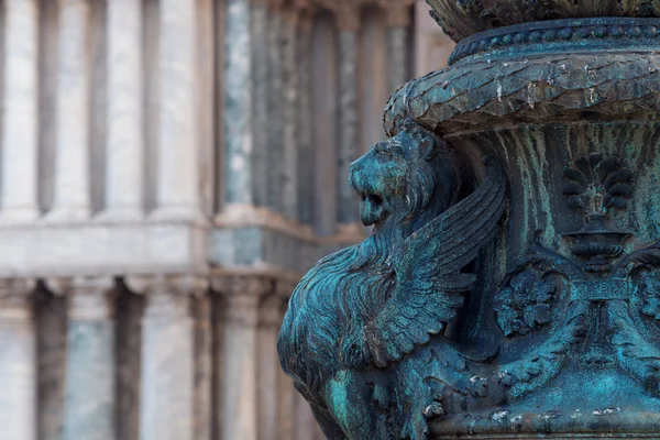 Venetian lion on bas-relief on the streets — Stock Photo, Image