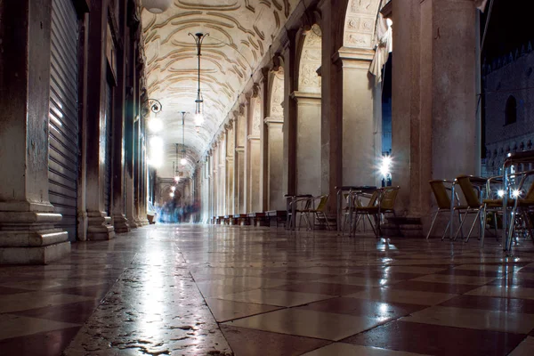 Piazza San Marco, a galeria arqueada do Palácio — Fotografia de Stock