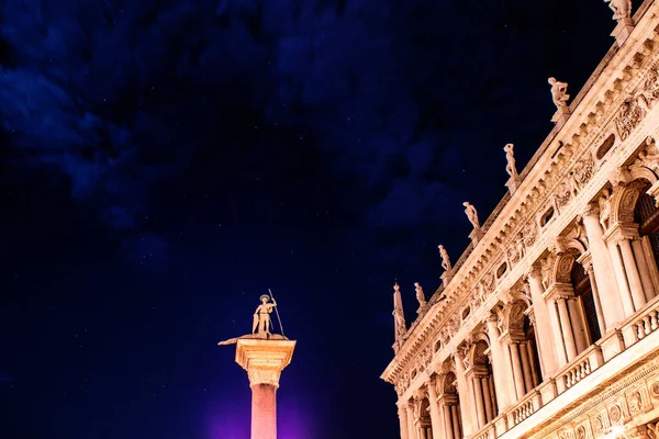 Column of St. Theodore, under the stars — Stock Photo, Image