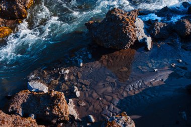 İzlanda, dağ nehir, güzel sahne